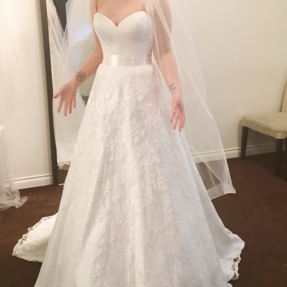Sweetheart Lace Wedding Dress